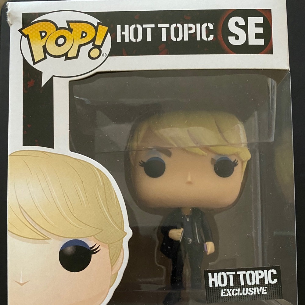 Hot Topic Nerdette Funk Pop